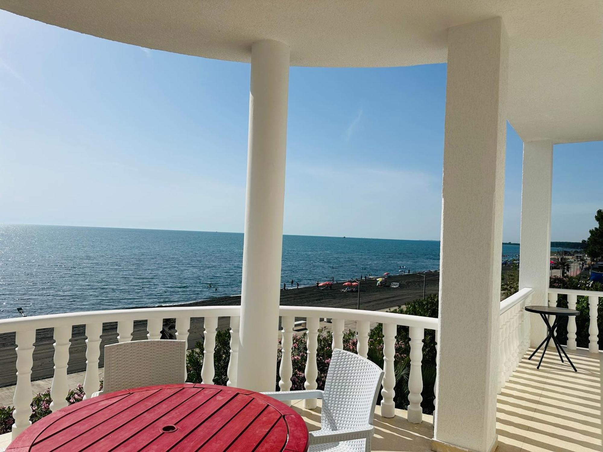 Claude Monet Beach Hotel Ureki Exterior photo