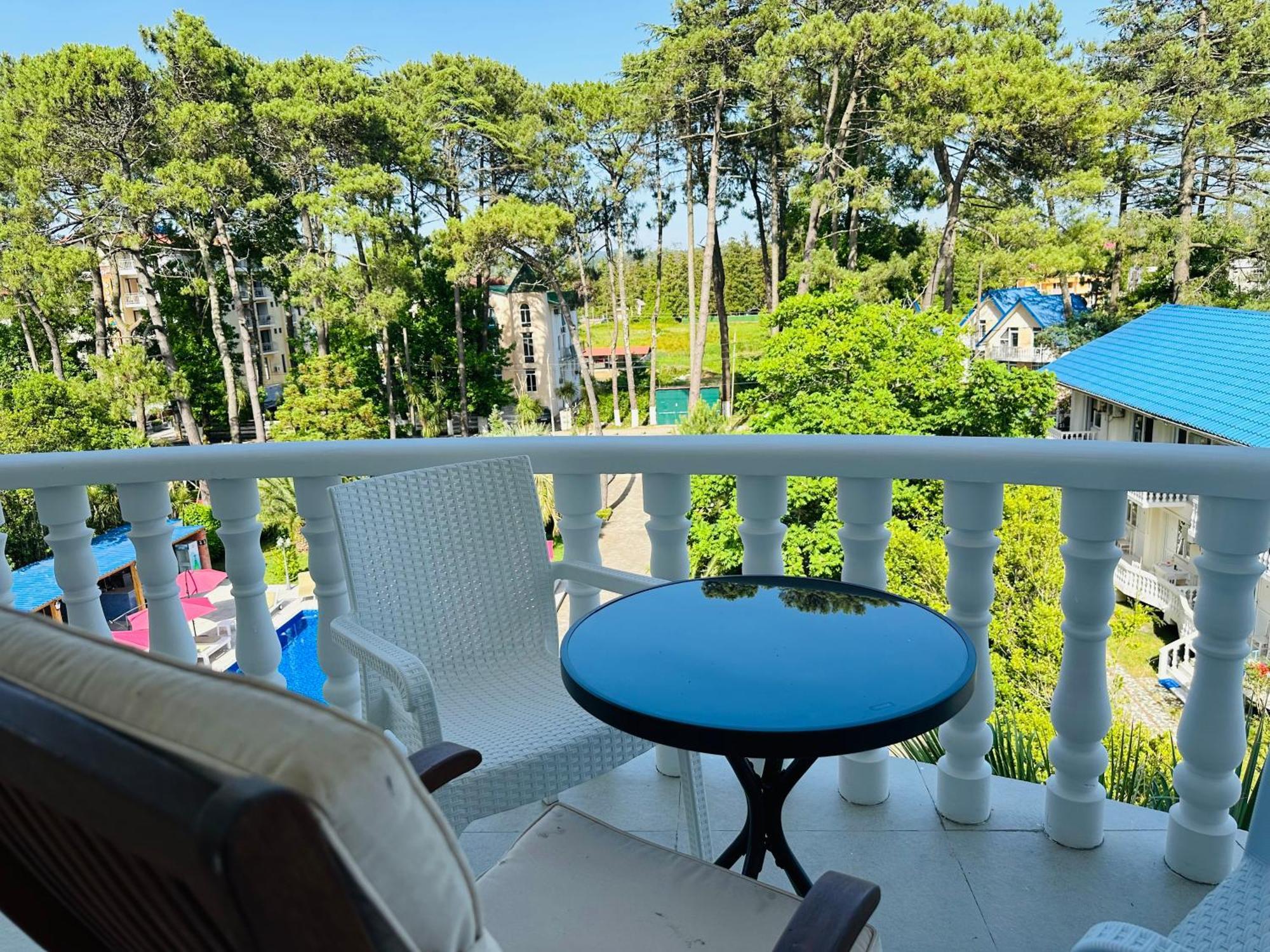 Claude Monet Beach Hotel Ureki Exterior photo